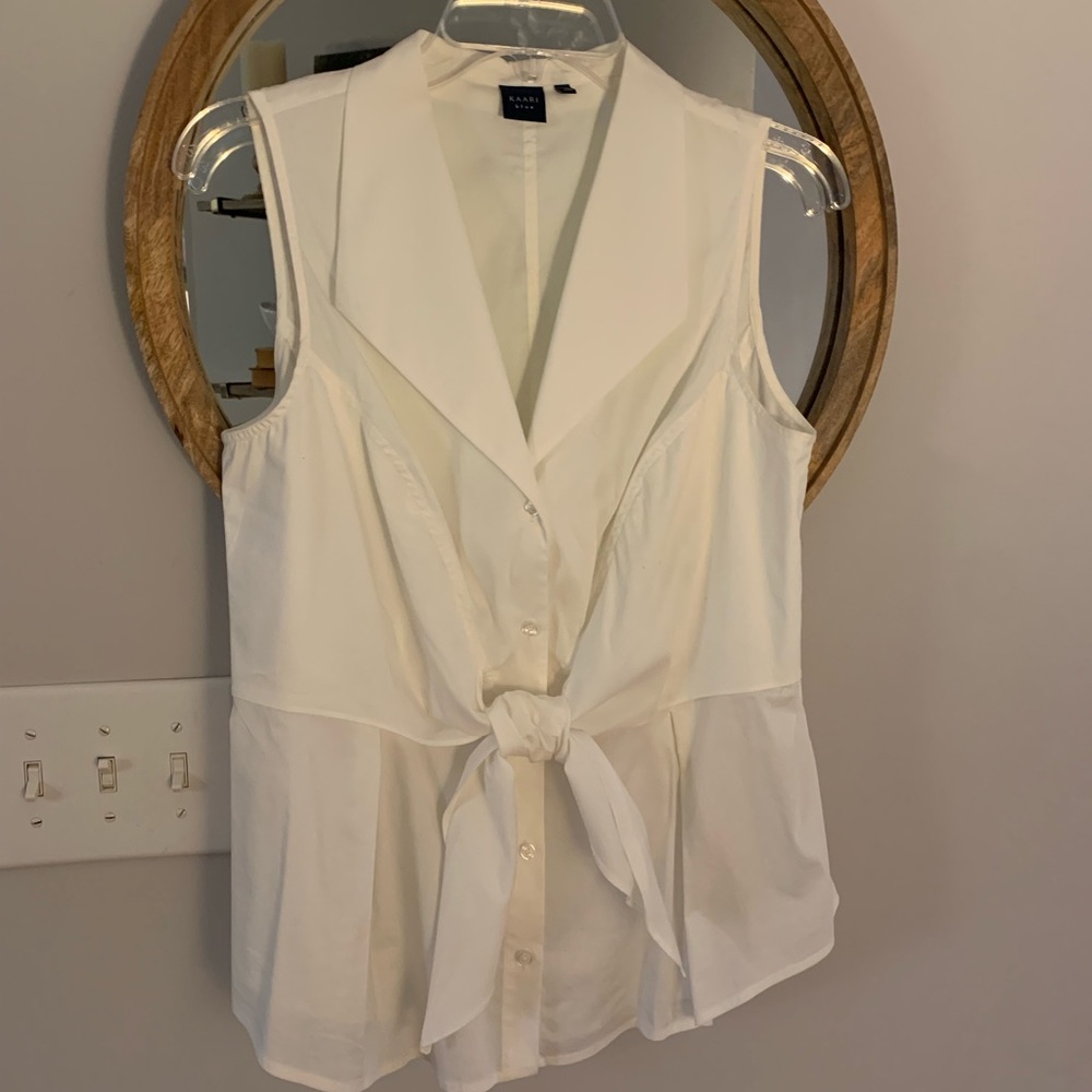 Ladies Sleeveless Blouse